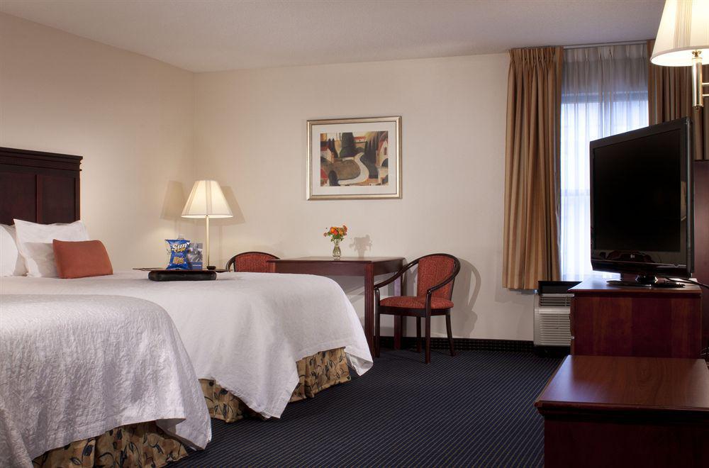 Hilton Atlanta/Marietta Hotel & Conference Center Exterior photo